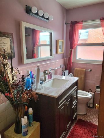 13468 Crosley, Redford, MI 48239