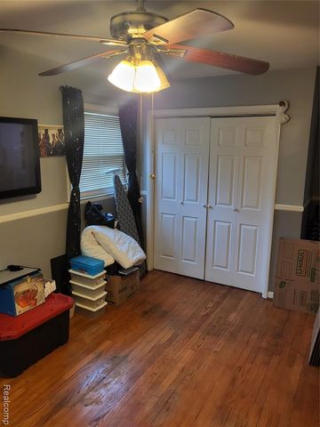 13468 Crosley, Redford, MI 48239