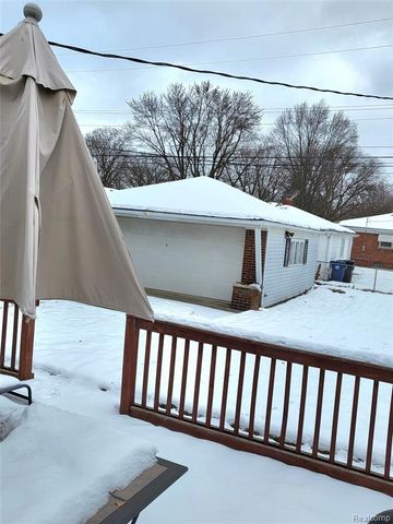 13468 Crosley, Redford, MI 48239