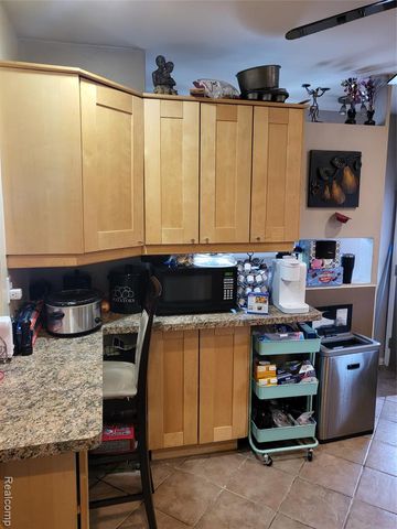 13468 Crosley, Redford, MI 48239