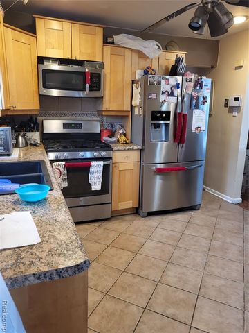 13468 Crosley, Redford, MI 48239