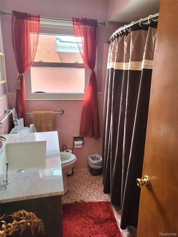 13468 Crosley, Redford, MI 48239