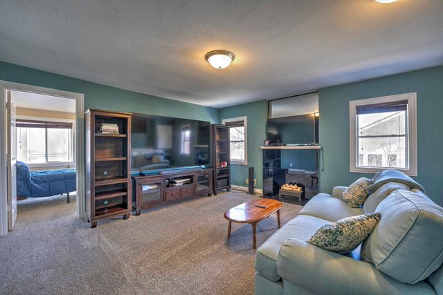 924 Valley St, Minot, ND 58701