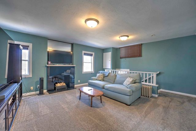 924 Valley St, Minot, ND 58701