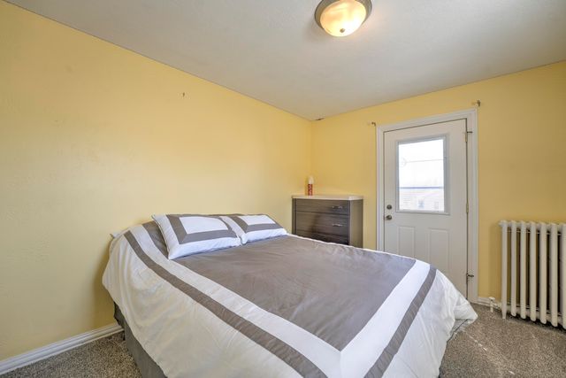 924 Valley St, Minot, ND 58701