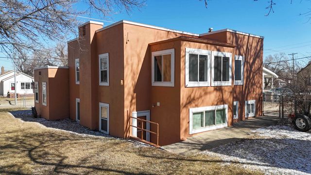 924 Valley St, Minot, ND 58701