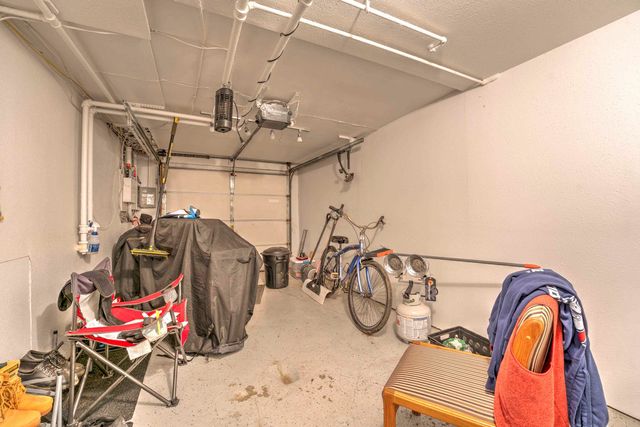 924 Valley St, Minot, ND 58701