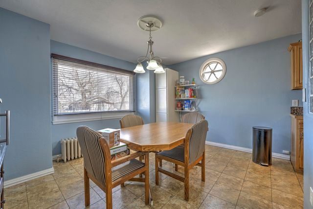 924 Valley St, Minot, ND 58701