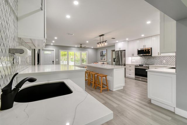 400 Tequesta Drive, Tequesta, FL 33469