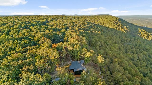 895 Hidden Brow Road, Menlo, GA 30731