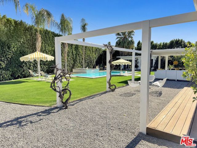 2235 E Paseo Gracia, Palm Springs, CA 92262