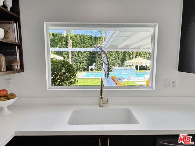 2235 E Paseo Gracia, Palm Springs, CA 92262