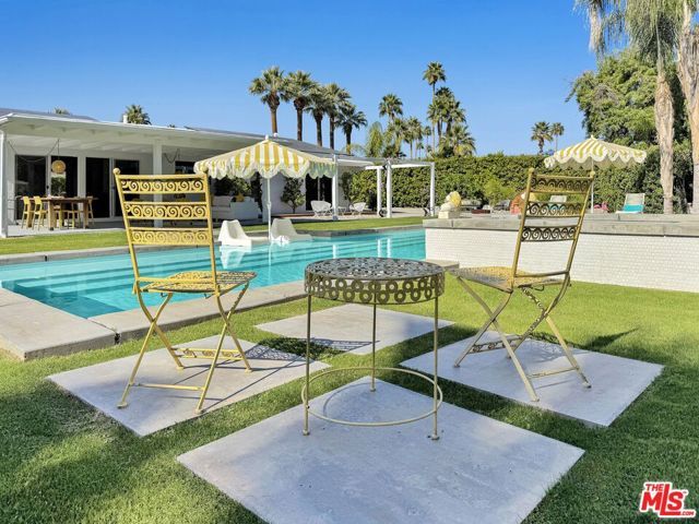 2235 E Paseo Gracia, Palm Springs, CA 92262