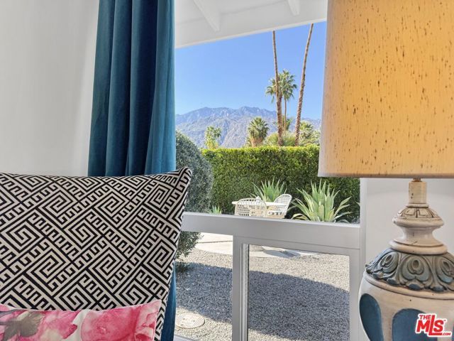 2235 E Paseo Gracia, Palm Springs, CA 92262