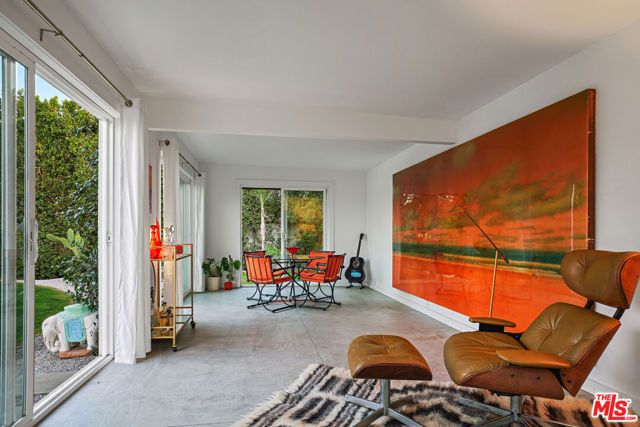 2235 E Paseo Gracia, Palm Springs, CA 92262