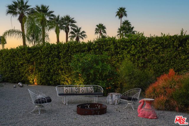 2235 E Paseo Gracia, Palm Springs, CA 92262