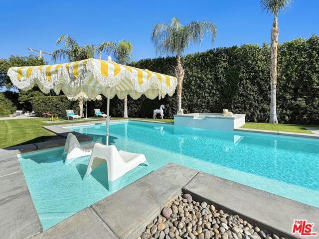 2235 E Paseo Gracia, Palm Springs, CA 92262