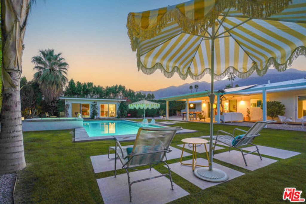 2235 E Paseo Gracia, Palm Springs, CA 92262