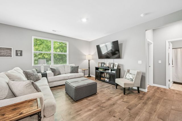 1222 Sylvan Park Dr, Spring Hill, TN 37174