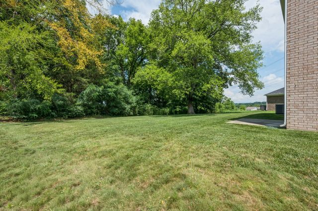 1222 Sylvan Park Dr, Spring Hill, TN 37174