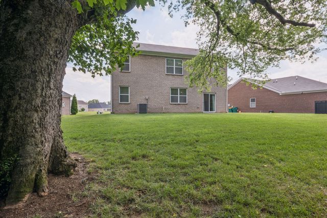 1222 Sylvan Park Dr, Spring Hill, TN 37174