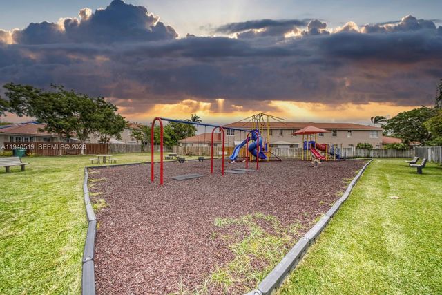 27461 SW 138th Ave, Homestead, FL 33032