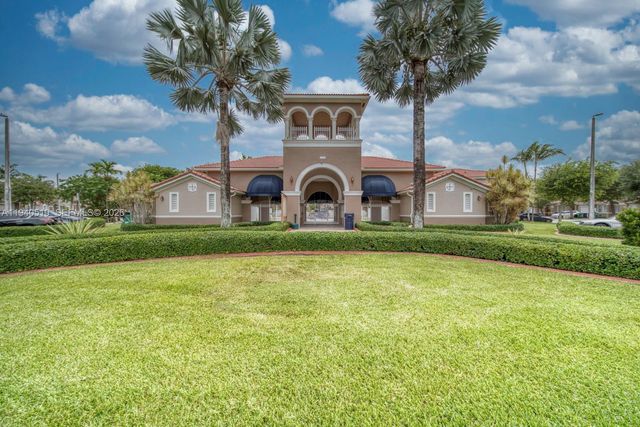 27461 SW 138th Ave, Homestead, FL 33032