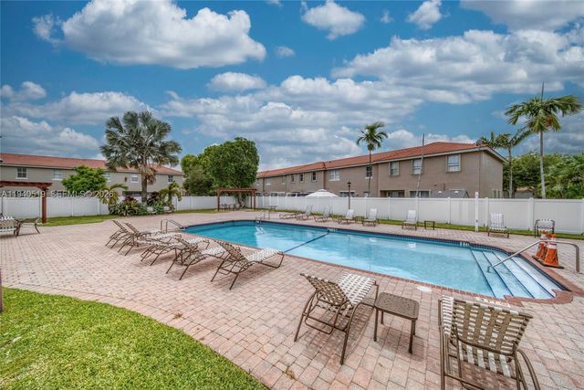 27461 SW 138th Ave, Homestead, FL 33032