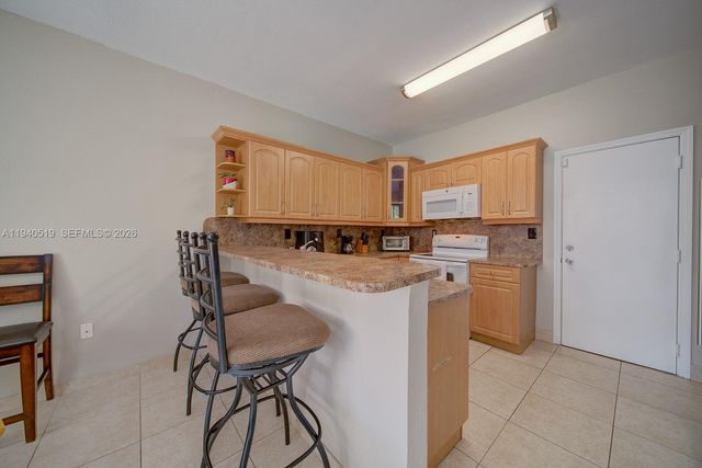 27461 SW 138th Ave, Homestead, FL 33032