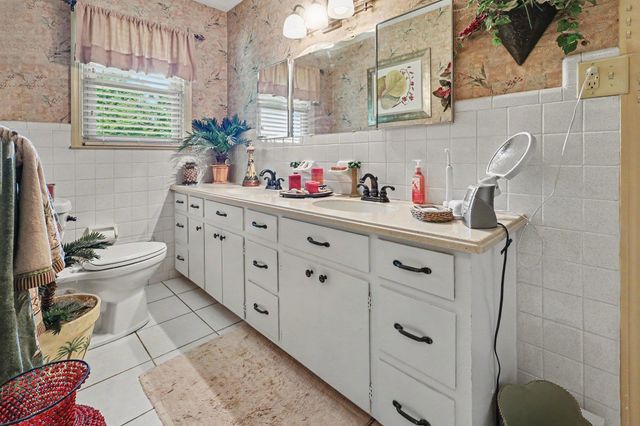 1095 Alexander Road, Taylors, SC 29687