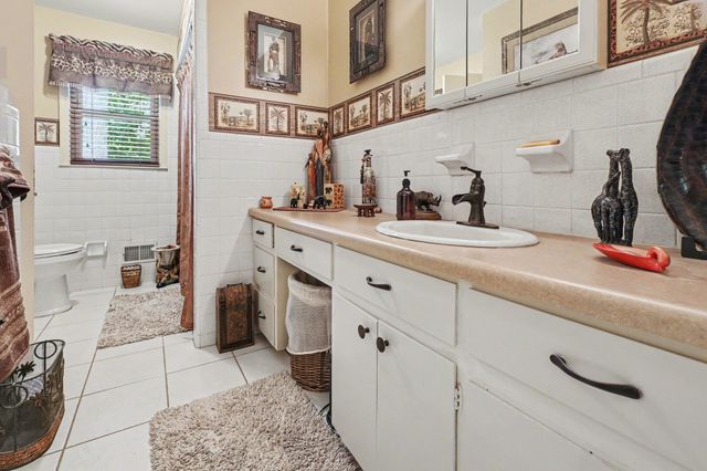1095 Alexander Road, Taylors, SC 29687