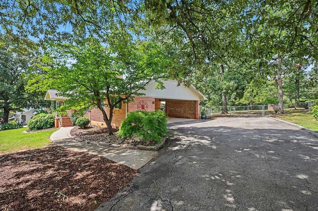 1095 Alexander Road, Taylors, SC 29687