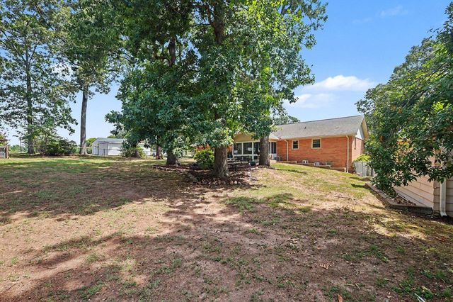 1095 Alexander Road, Taylors, SC 29687