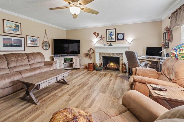 1095 Alexander Road, Taylors, SC 29687