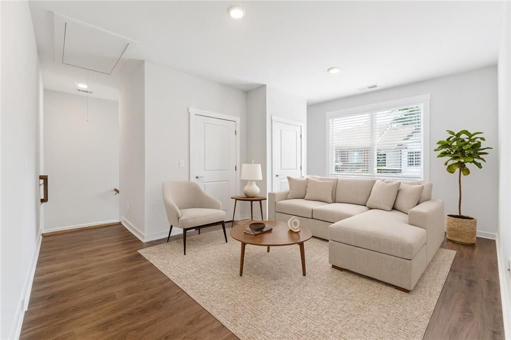 Image 13 of property listing at 8210 Sonata Lane, Cumming, GA 30041