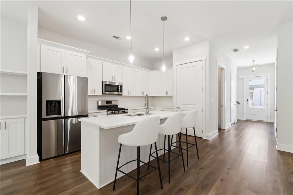 Image 4 of property listing at 8210 Sonata Lane, Cumming, GA 30041