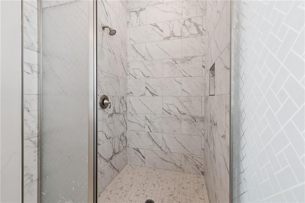 Image 8 of property listing at 8210 Sonata Lane, Cumming, GA 30041