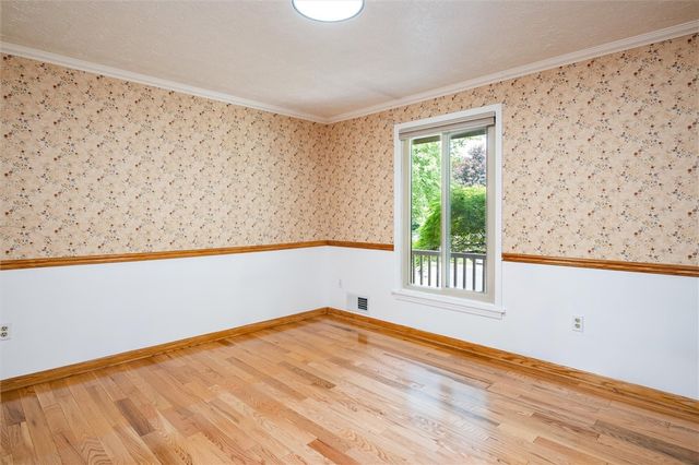 98 Kirkstone Pass, Greece, NY 14626