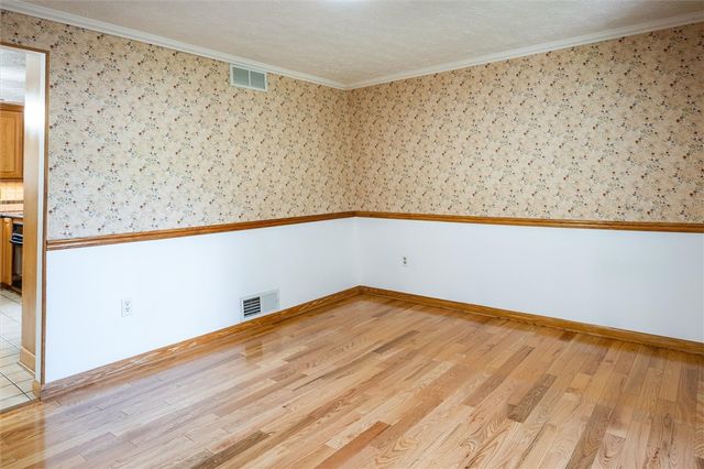 98 Kirkstone Pass, Greece, NY 14626