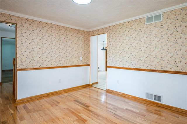 98 Kirkstone Pass, Greece, NY 14626