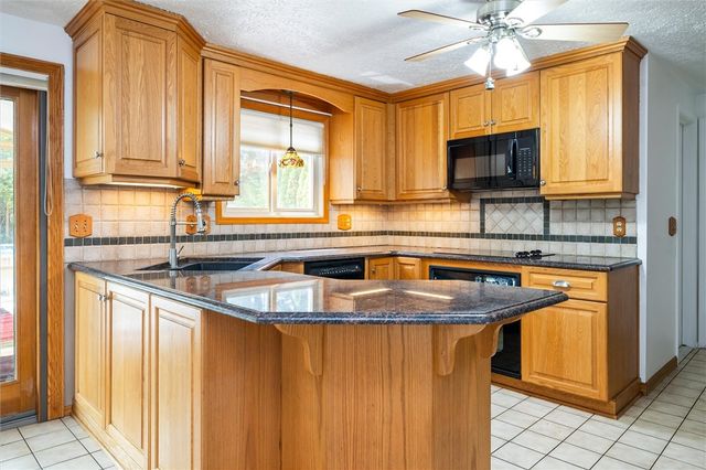 98 Kirkstone Pass, Greece, NY 14626