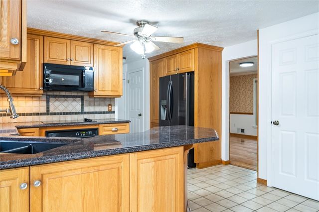 98 Kirkstone Pass, Greece, NY 14626