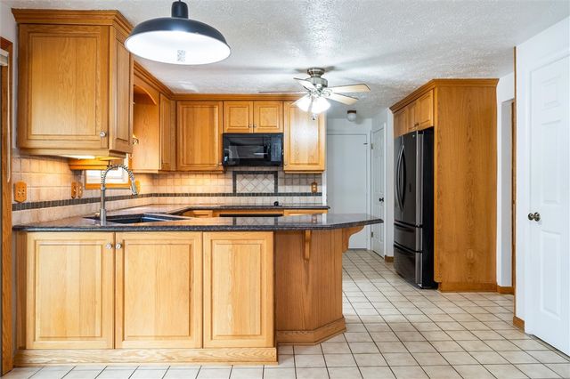 98 Kirkstone Pass, Greece, NY 14626