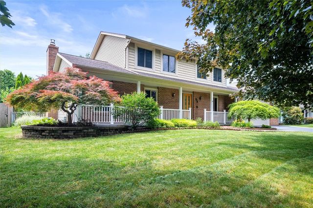 98 Kirkstone Pass, Greece, NY 14626