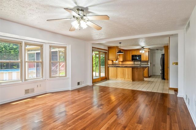 98 Kirkstone Pass, Greece, NY 14626