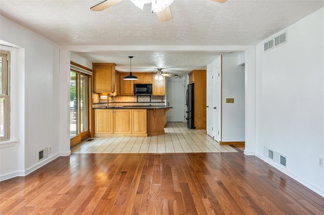 98 Kirkstone Pass, Greece, NY 14626