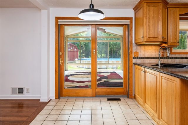 98 Kirkstone Pass, Greece, NY 14626