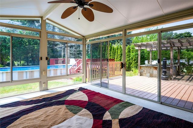 98 Kirkstone Pass, Greece, NY 14626