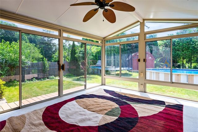 98 Kirkstone Pass, Greece, NY 14626