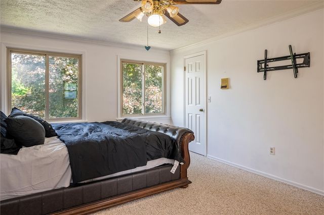 98 Kirkstone Pass, Greece, NY 14626